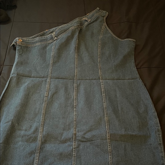 One-Shoulder Denim Dress in Faded Blue - Picture 3 of 8